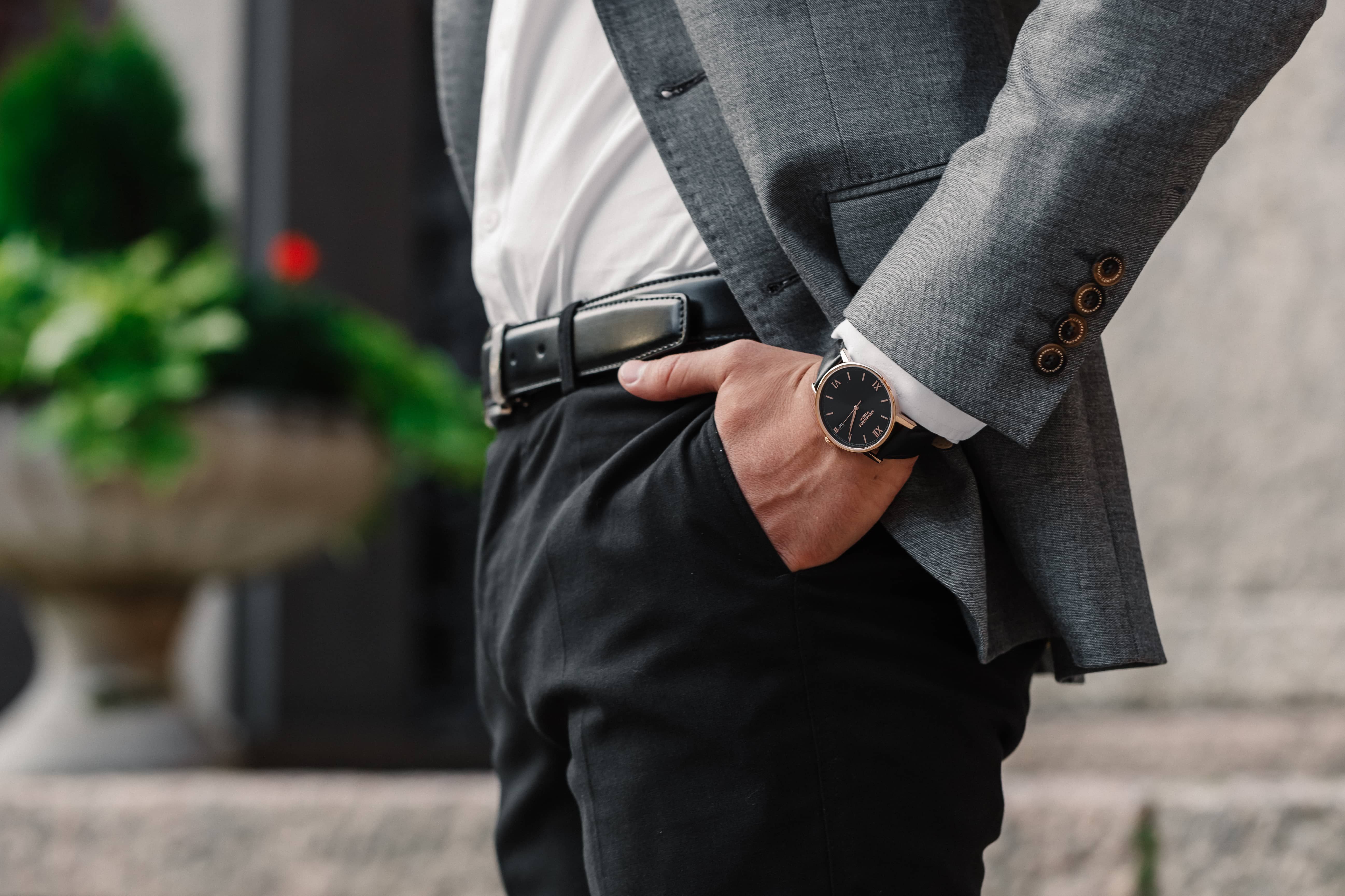 Smart Watch vs. Classic Watch - Which One's For You?